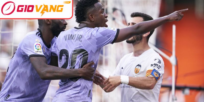 Tranh cãi nảy lửa sau màn đối đầu Real Madrid – Elche ở vòng 13 La Liga 2025/26
